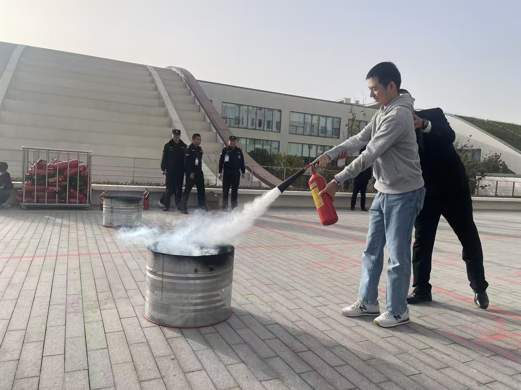 1764556591596801.jpg 1764556591596801.jpg